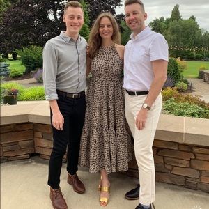 Meet your Posher, Bee